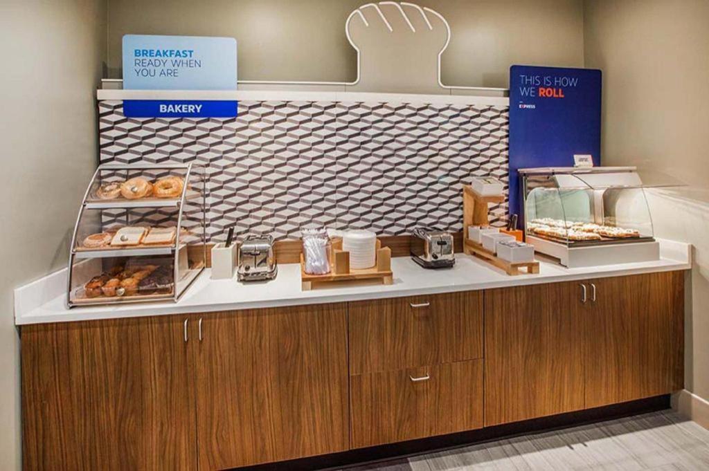 Holiday Inn Express Toronto East - Scarborough By Ihg Buitenkant foto