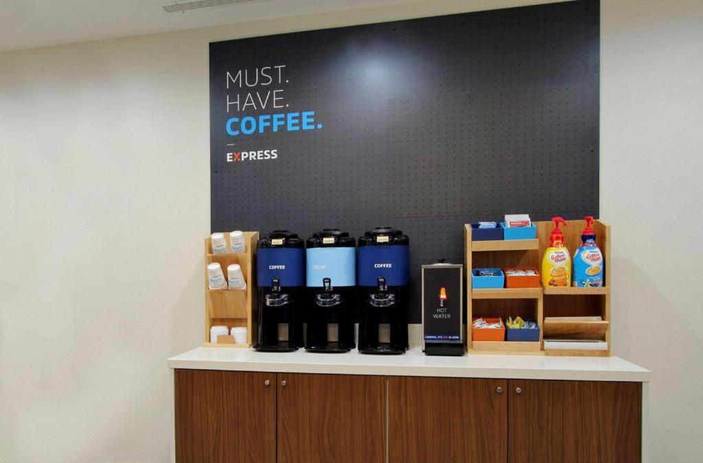 Holiday Inn Express Toronto East - Scarborough By Ihg Buitenkant foto