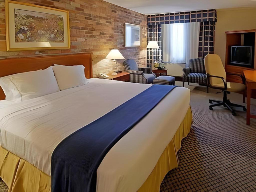 Holiday Inn Express Toronto East - Scarborough By Ihg Buitenkant foto