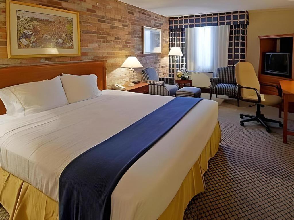 Holiday Inn Express Toronto East - Scarborough By Ihg Buitenkant foto