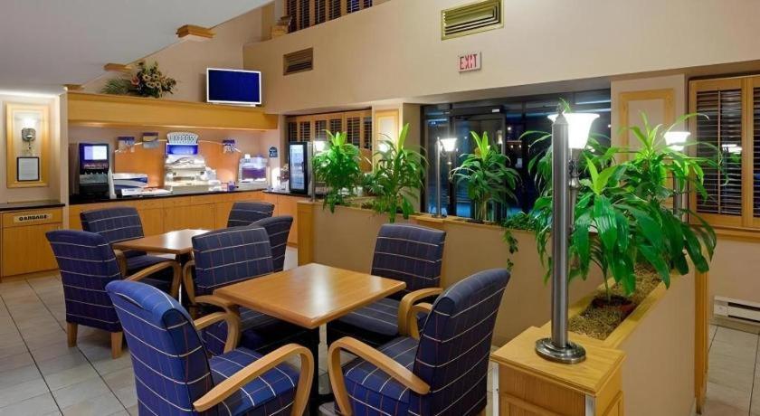 Holiday Inn Express Toronto East - Scarborough By Ihg Buitenkant foto